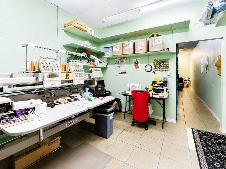 More Photos Of 12 E Darlington Ave, Kissimmee General Retail For Sale