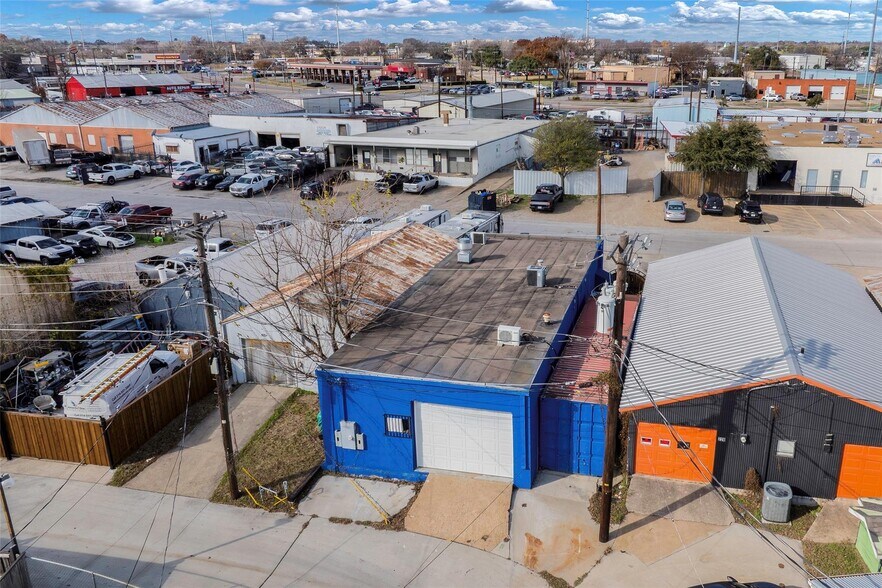 More Photos Of 224 Garvon St, Garland Warehouse For Sale
