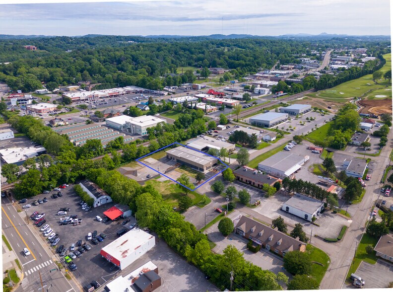More Photos Of 5911 Echo Dr, Knoxville Warehouse For Lease