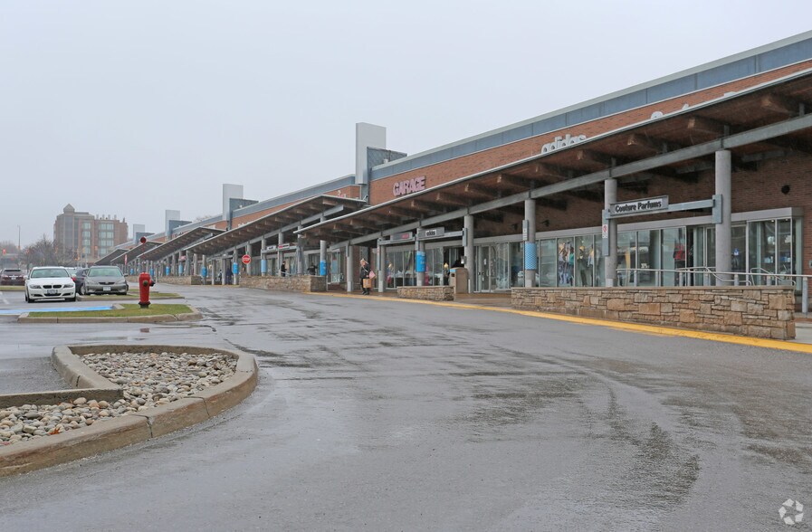 Primary Photo Of 7500 Lundy's Ln, Niagara Falls Storefront For Lease