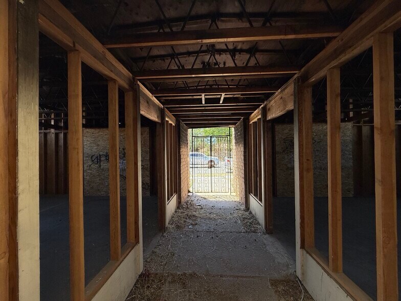 More Photos Of 546 W Shields Ave, Fresno Office Residential For Sale