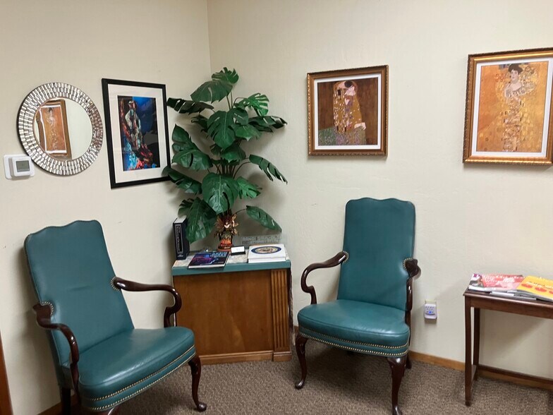 More Photos Of 513-519 W Center St, Visalia Coworking Space