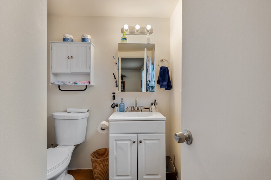 More Photos Of 12437 Tukwila International Blvd, Tukwila Apartments For Sale