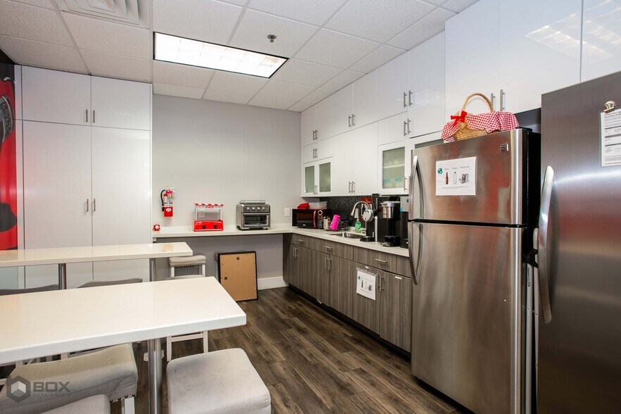 More Photos Of 2690 Weston Rd, Weston Office For Sale