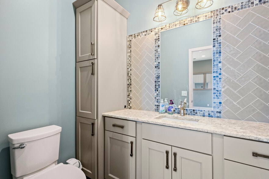 More Photos Of 1110 Applewood Dr, Papillion Warehouse For Sale