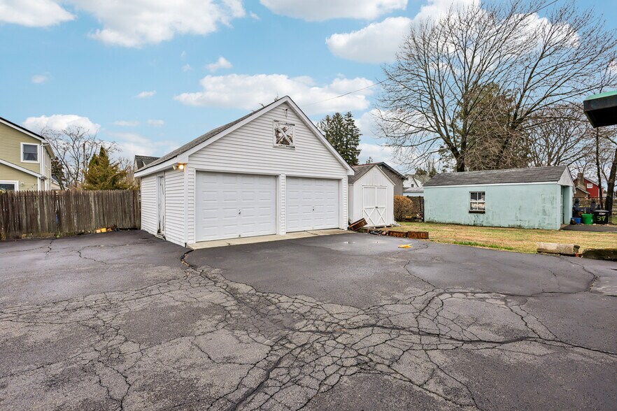 More Photos Of 43 E Main St, Stony Point Specialty For Sale