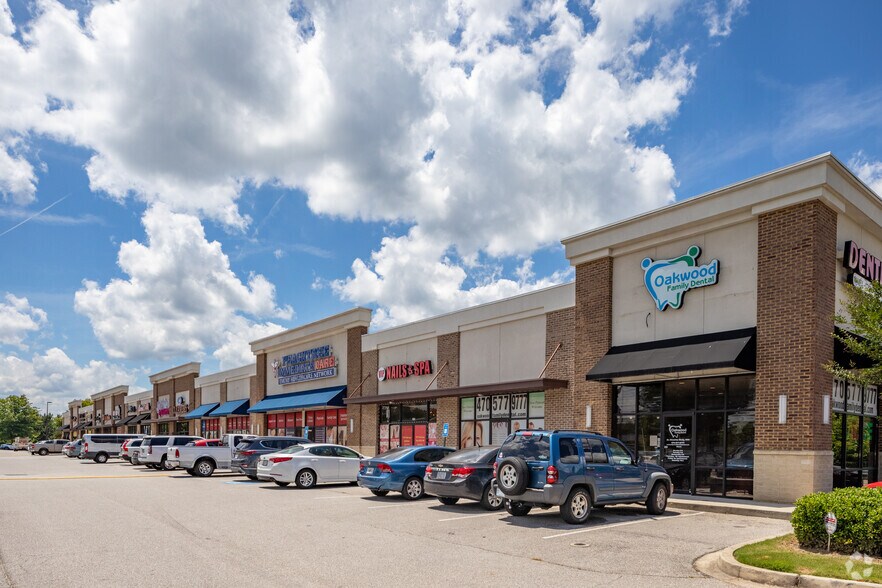Primary Photo Of 3885 Mundy Mill Rd, Oakwood Freestanding For Lease