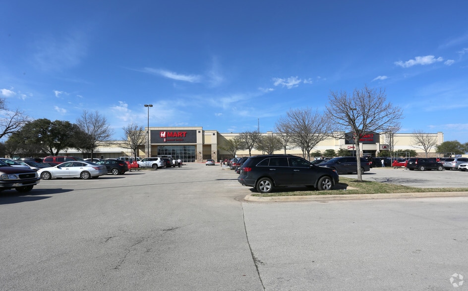 More Photos Of 11301 Lakeline Blvd, Austin Storefront For Lease