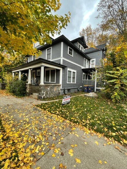 Primary Photo Of 549 Logan St SE, Grand Rapids Apartments For Sale