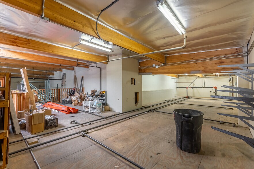 More Photos Of 608 E Rancho Vista Blvd, Palmdale Service For Sale