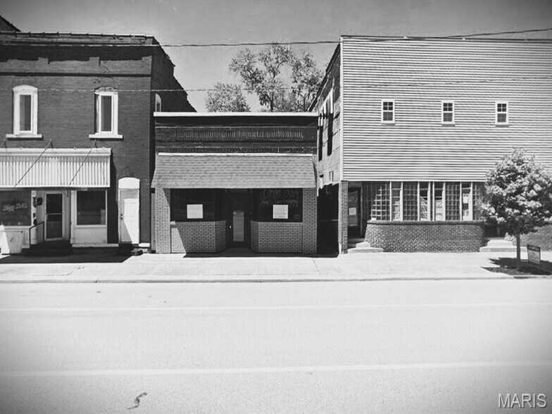 More Photos Of 211 E Central Ave, Benld Office For Sale