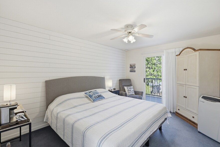 More Photos Of 7001 Savona Access Rd, Thompson-Nicola Hotel For Sale