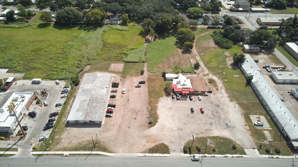 Primary Photo Of 1302 N Richmond Rd, Wharton General Retail For Sale