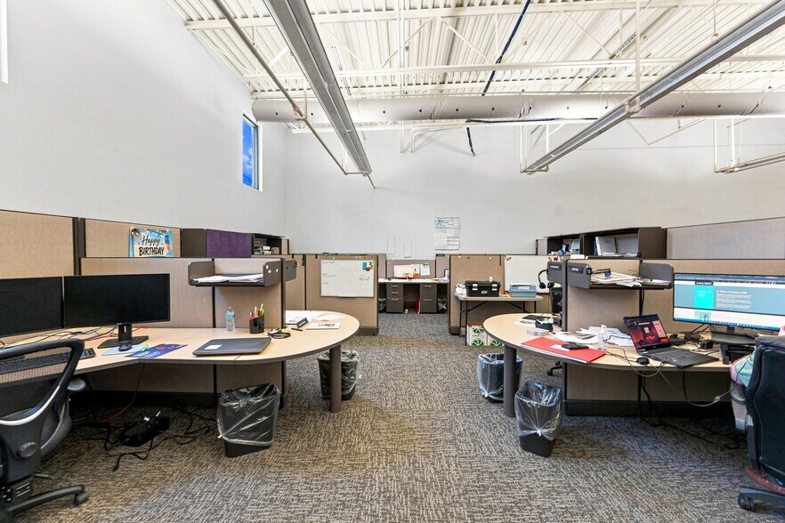 More Photos Of 1365 Hamlet Ave, Clearwater Flex For Lease