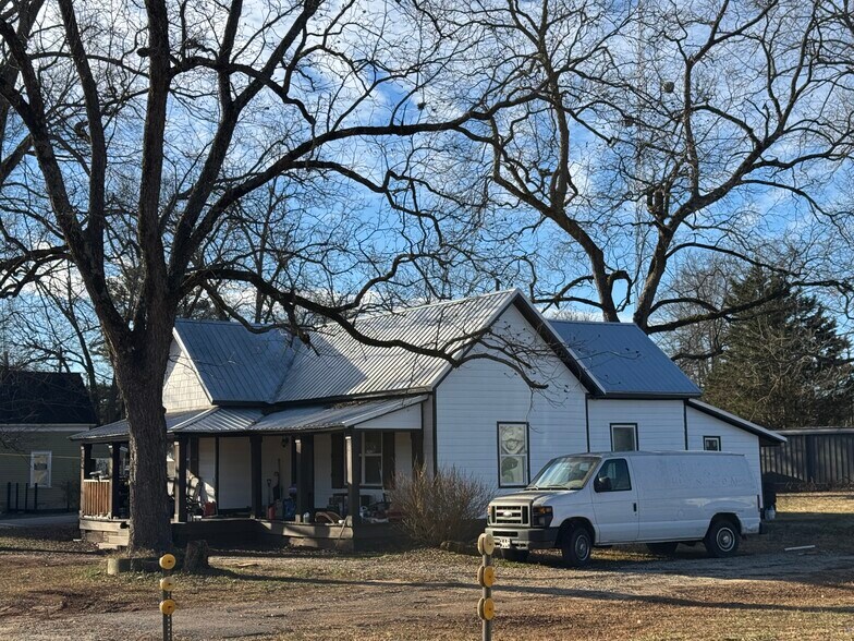 More Photos Of 8665 Maysville Rd, Maysville Self Storage For Sale