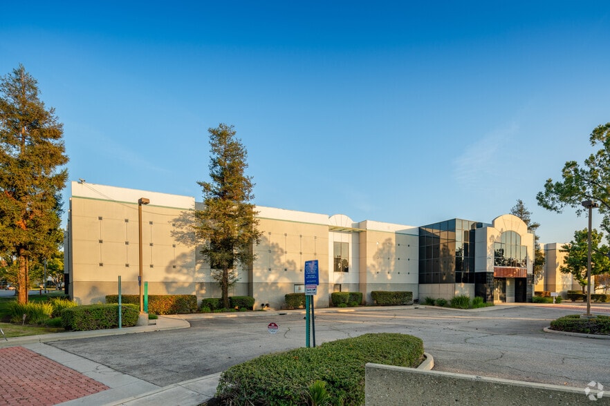 More Photos Of 1736 Wright Ave, La Verne Warehouse For Lease