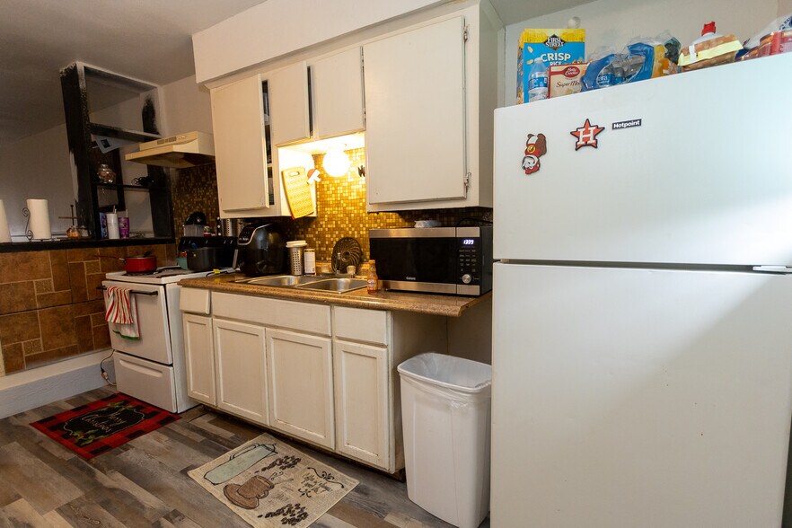 More Photos Of 9222 Lockwood Dr, Houston Apartments For Sale