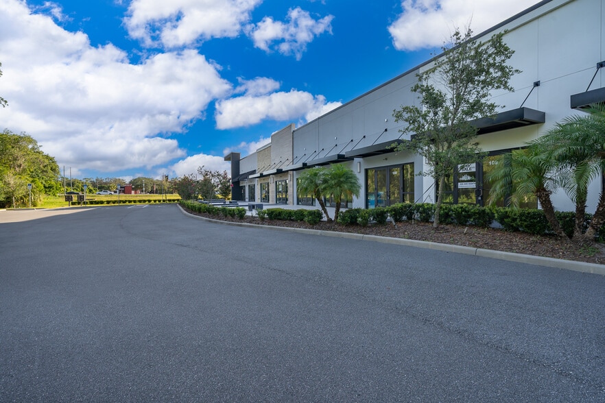 More Photos Of 3370 Rouse Rd, Orlando General Retail For Sale