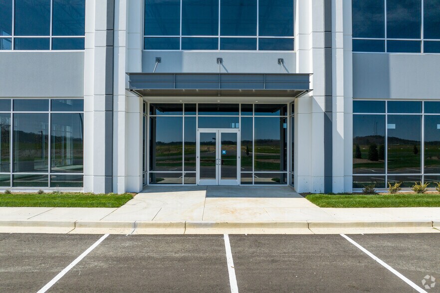 More Photos Of 180 Joe Frank Harris Pky SE, Cartersville Unknown For Lease