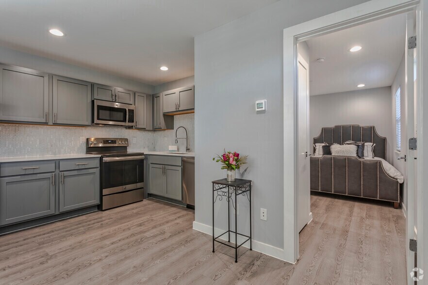 More Photos Of 4400 San Jacinto St, Dallas Multifamily For Sale