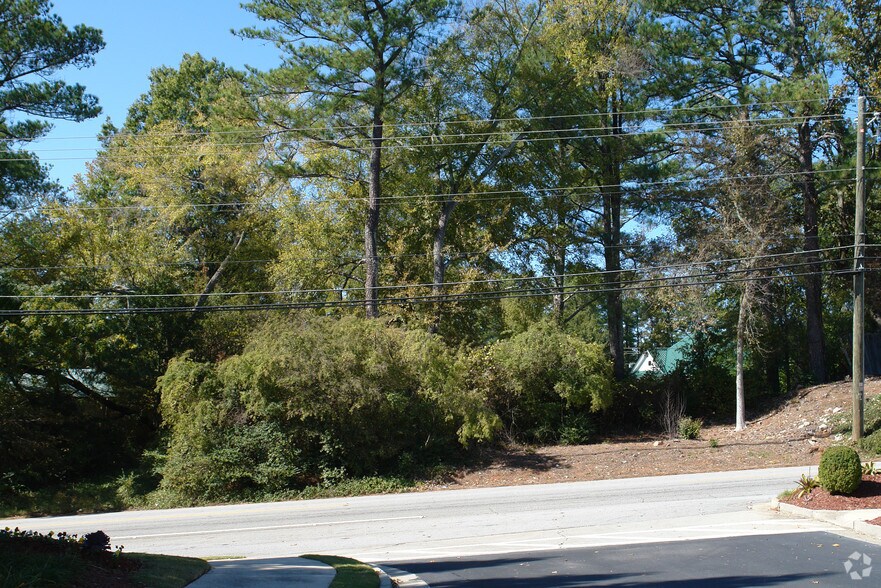 More Photos Of 360 Brady Pl, Alpharetta Land For Sale