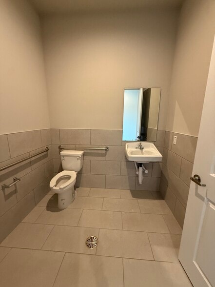 More Photos Of 6000 Alma Rd, McKinney Office For Lease