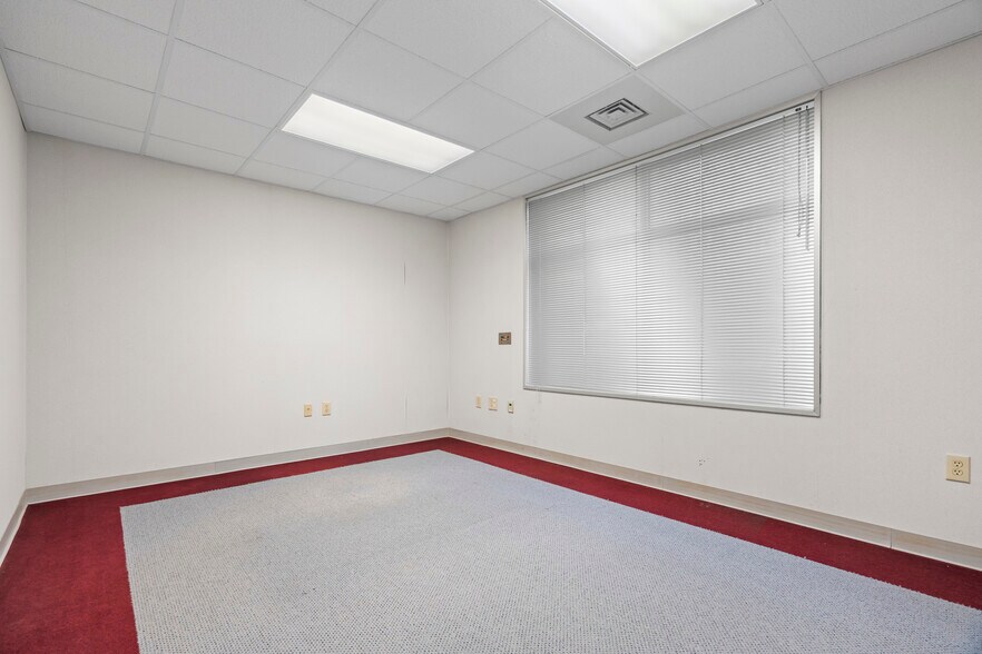 More Photos Of 170 Cardiology Pl, Commerce Healthcare For Lease