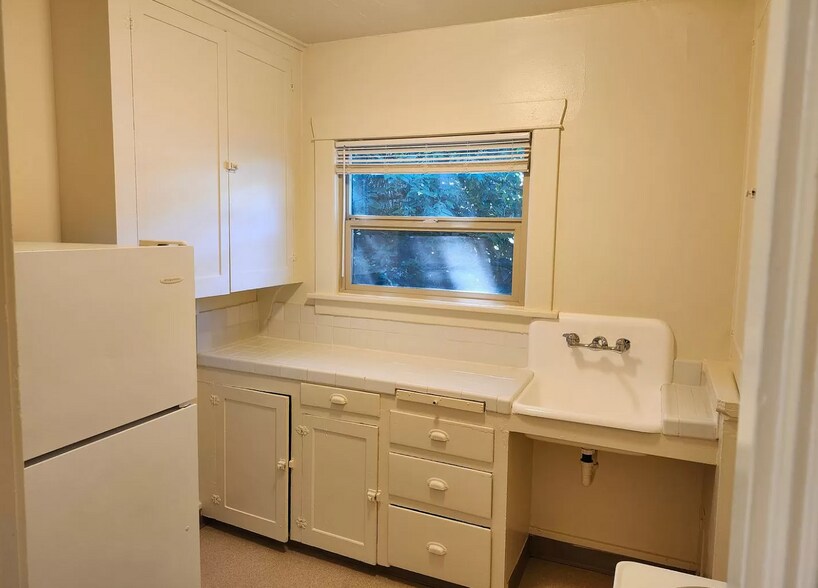More Photos Of 2737 NW Upshur St, Portland Apartments For Sale