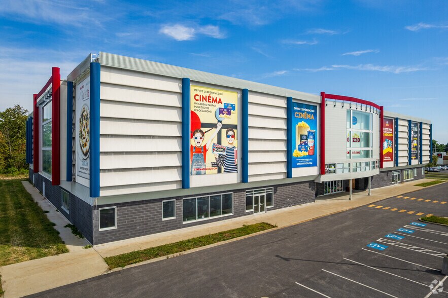 Primary Photo Of 1280 Rue Douglas, Saint-jean-sur-richelieu General Retail For Lease