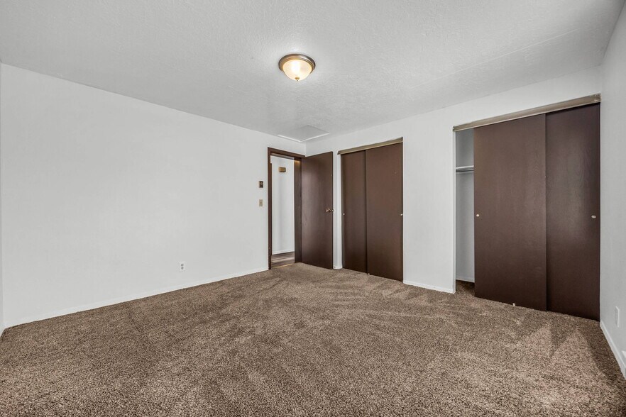 More Photos Of 108 Gardenia Way, Wendover Apartments For Sale