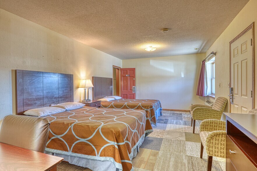 More Photos Of 726 S Highway 35, Saint Croix Falls Hotel For Sale