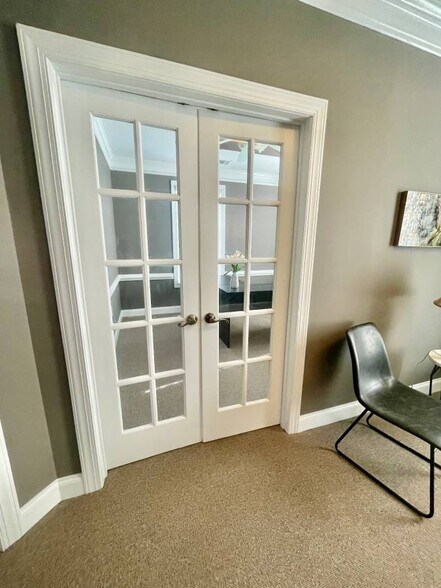 More Photos Of 3105 Creekside Village Dr, Kennesaw Office For Sale