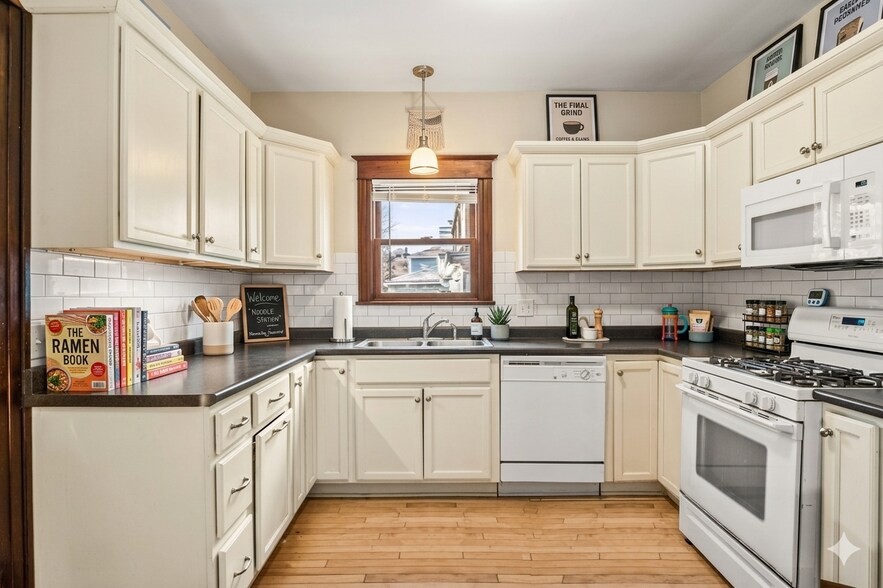 More Photos Of 120-126 N Franklin St, Madison Apartments For Sale