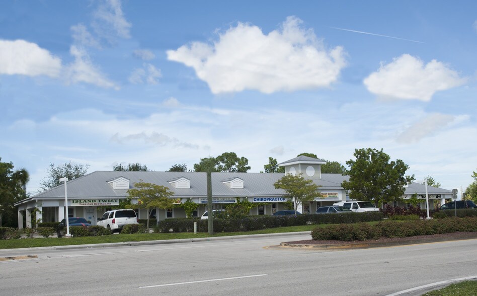 More Photos Of 1352-1368 SW Bayshore Blvd, Port Saint Lucie Unknown For Lease