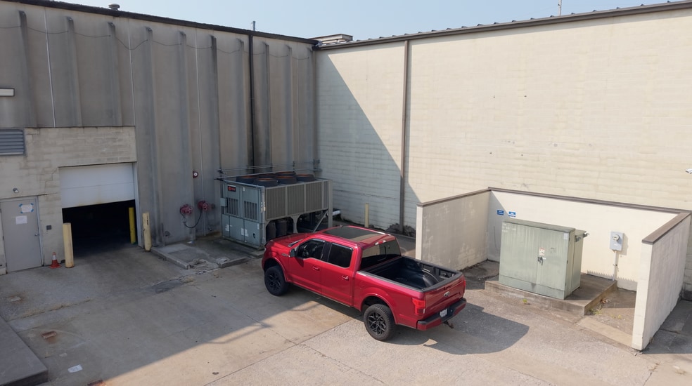 More Photos Of 475 Angliana Ave, Lexington Warehouse For Lease