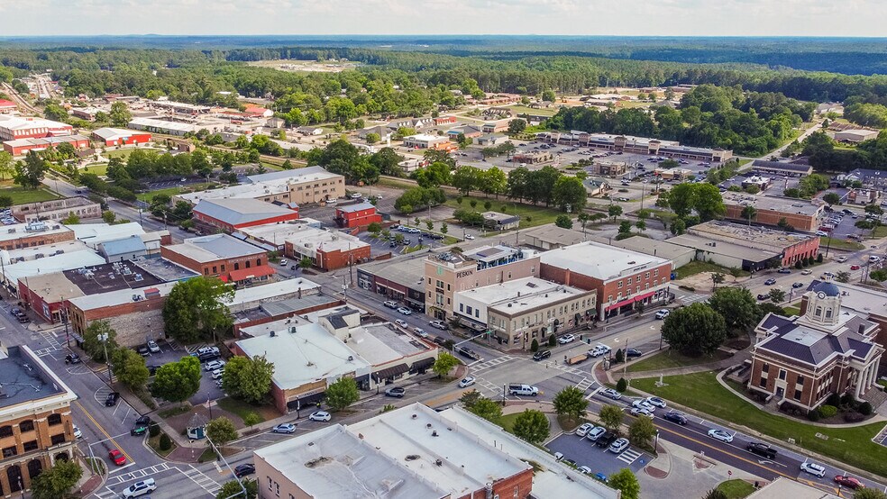 More Photos Of 21 E Athens St, Winder General Retail For Sale