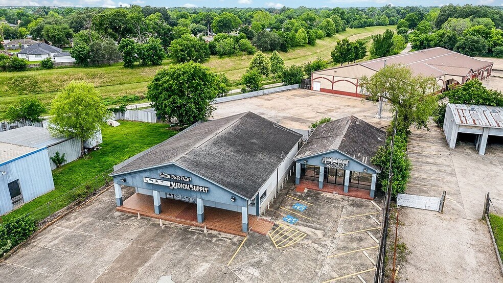 More Photos Of 14206 S Post Oak Rd, Houston General Retail For Sale