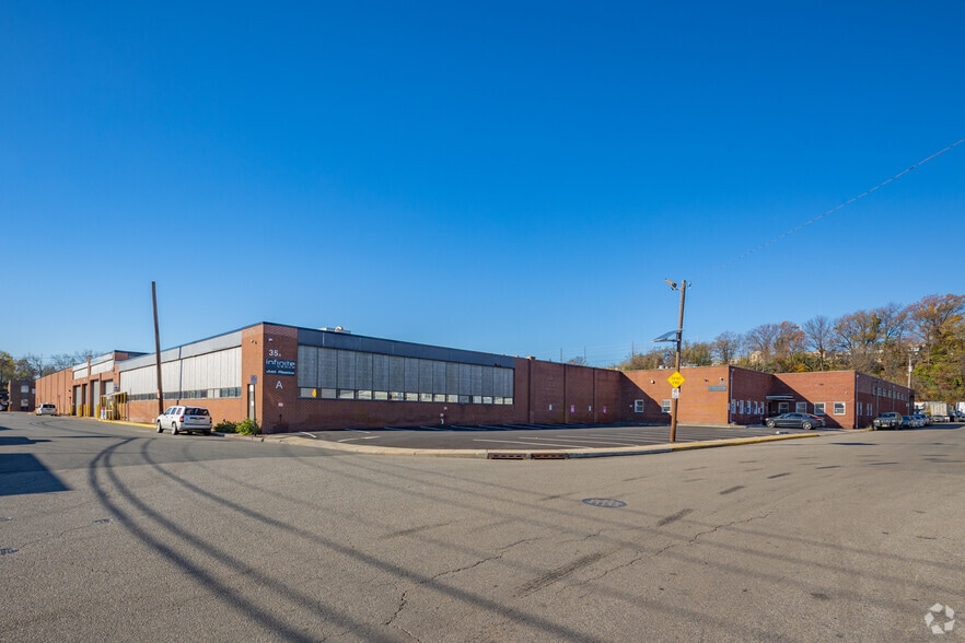 More Photos Of 35 Obrien St, Kearny Manufacturing For Lease