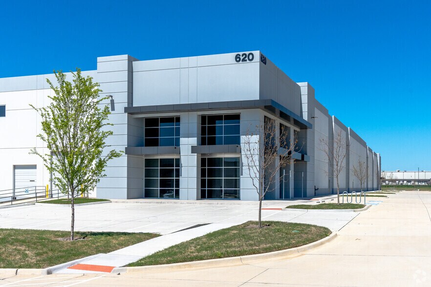 Primary Photo Of 620 S Western Blvd, Denton Warehouse For Sale