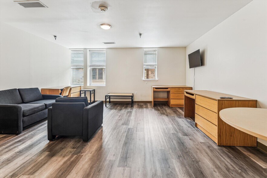 More Photos Of 2807 Connecticut Ave NW, Washington Apartments For Sale
