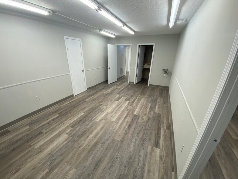 More Photos Of 177-235 Cumberland St, Memphis Distribution For Lease