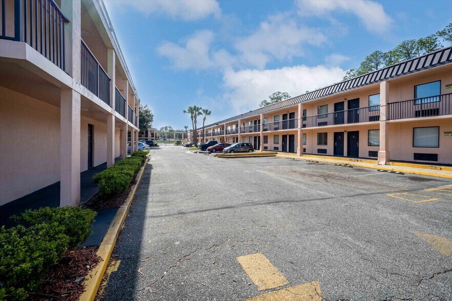 More Photos Of 510 Lane Ave S, Jacksonville Hotel For Sale