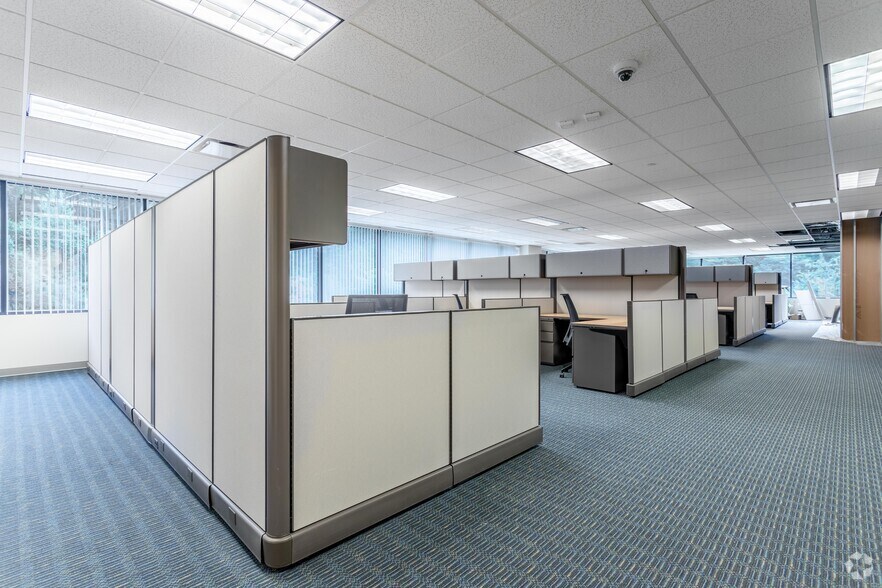 More Photos Of 100 Beard Sawmill Rd, Shelton Office For Lease