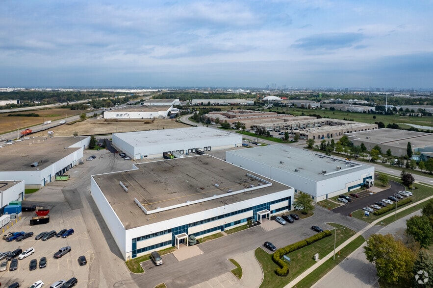 More Photos Of 5 Paget Rd, Brampton Warehouse For Lease