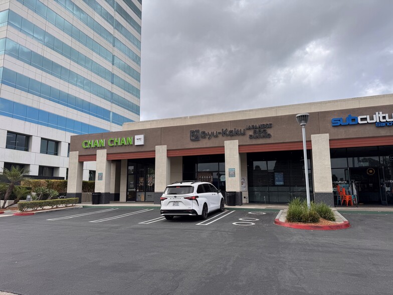 More Photos Of 7862 Warner Ave, Huntington Beach General Retail For Lease