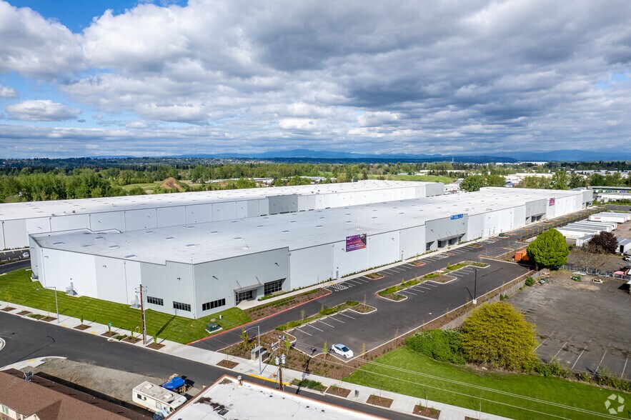 More Photos Of 755 NE Columbia Blvd, Portland Unknown For Lease