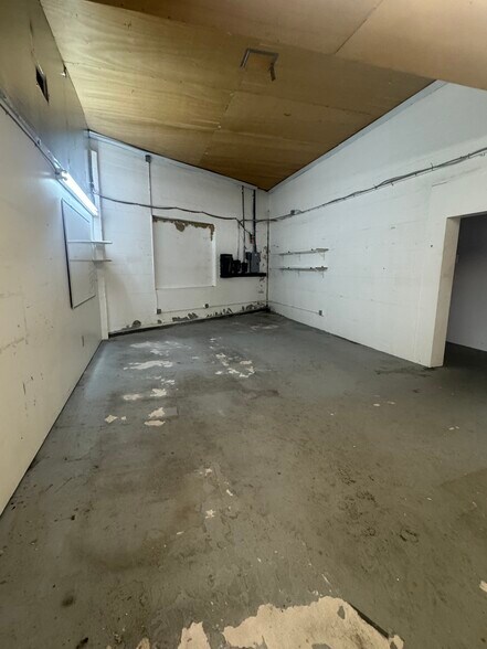 More Photos Of 6399 Haines Rd, Saint Petersburg Freestanding For Lease