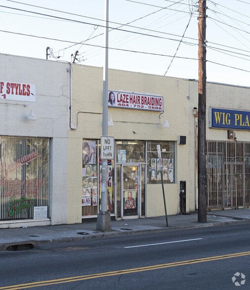 Primary Photo Of 818 SW Ralph David Abernathy Blvd, Atlanta Storefront For Lease