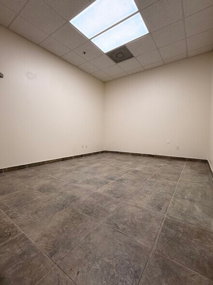 More Photos Of 3118-3122 Center Pointe Dr, Edinburg Medical For Lease