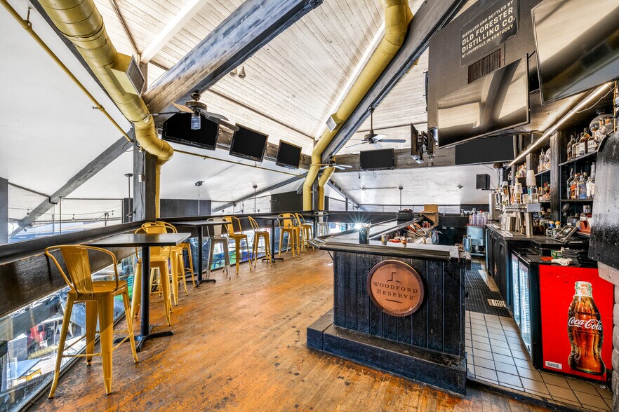 More Photos Of 266 S Palm Canyon Dr, Palm Springs Restaurant For Sale